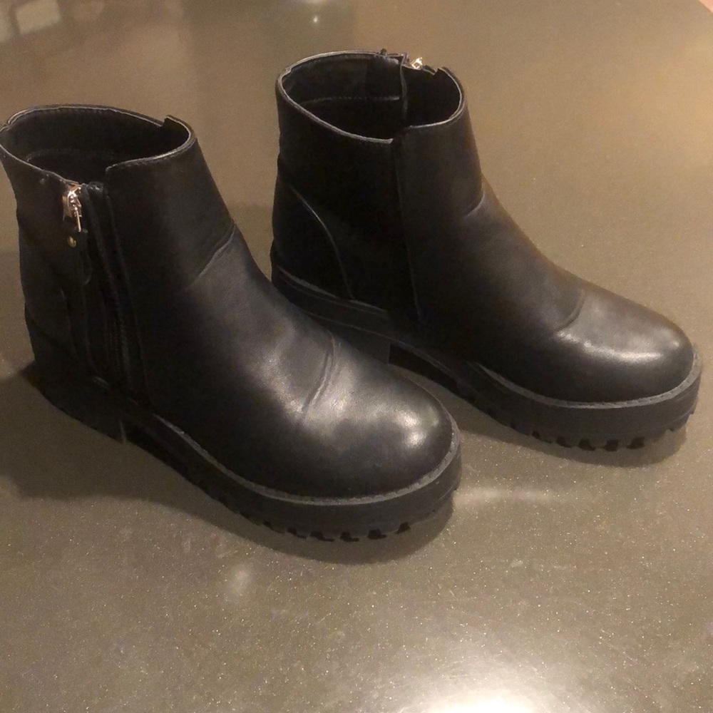 Black platform Chelsea lug boots NWOT